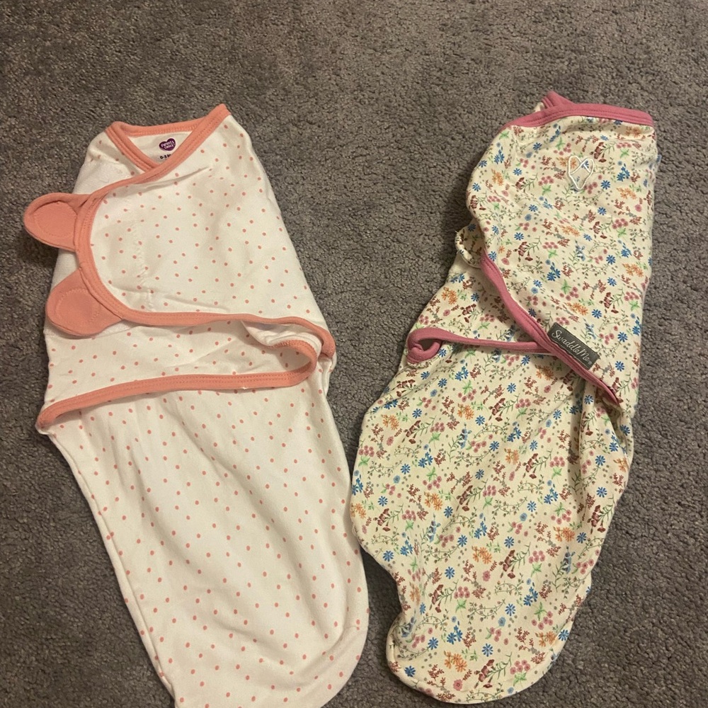 Bundle of two Swaddles size small, SwaddleMe and Parents Choice brand